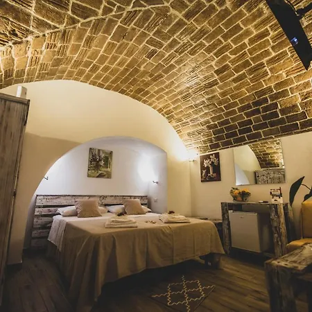 Couette-café L Antico Soffitto 4*