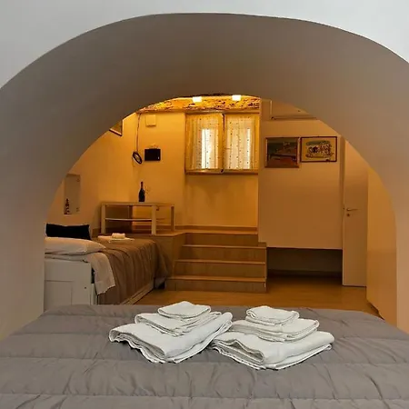 L Antico Soffitto טרופאה