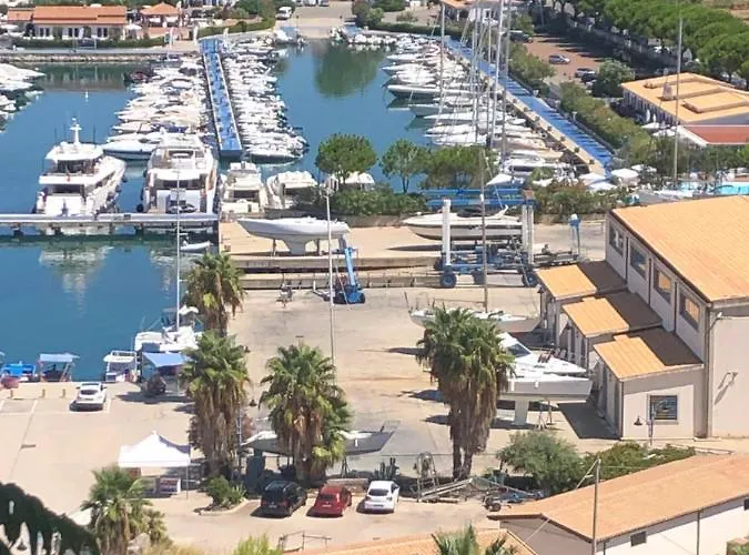 לינה וארוחת בוקר L Antico Soffitto טרופאה